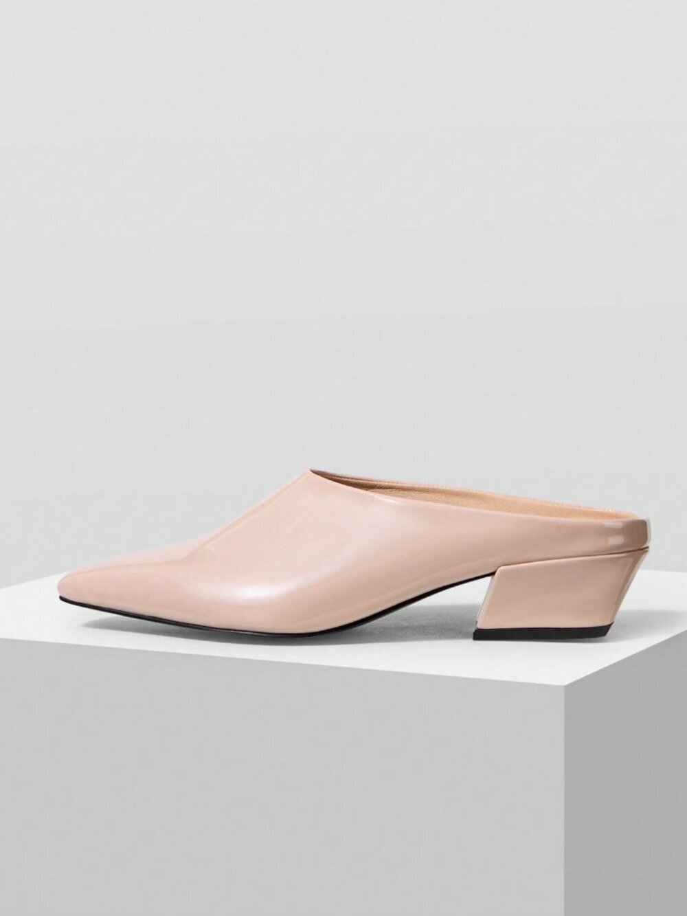 Neutral Casual Women's Mule Shoes with Closed Toe